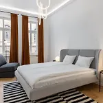 Elegant 2Bd Apartment Next To Old Town Riga
