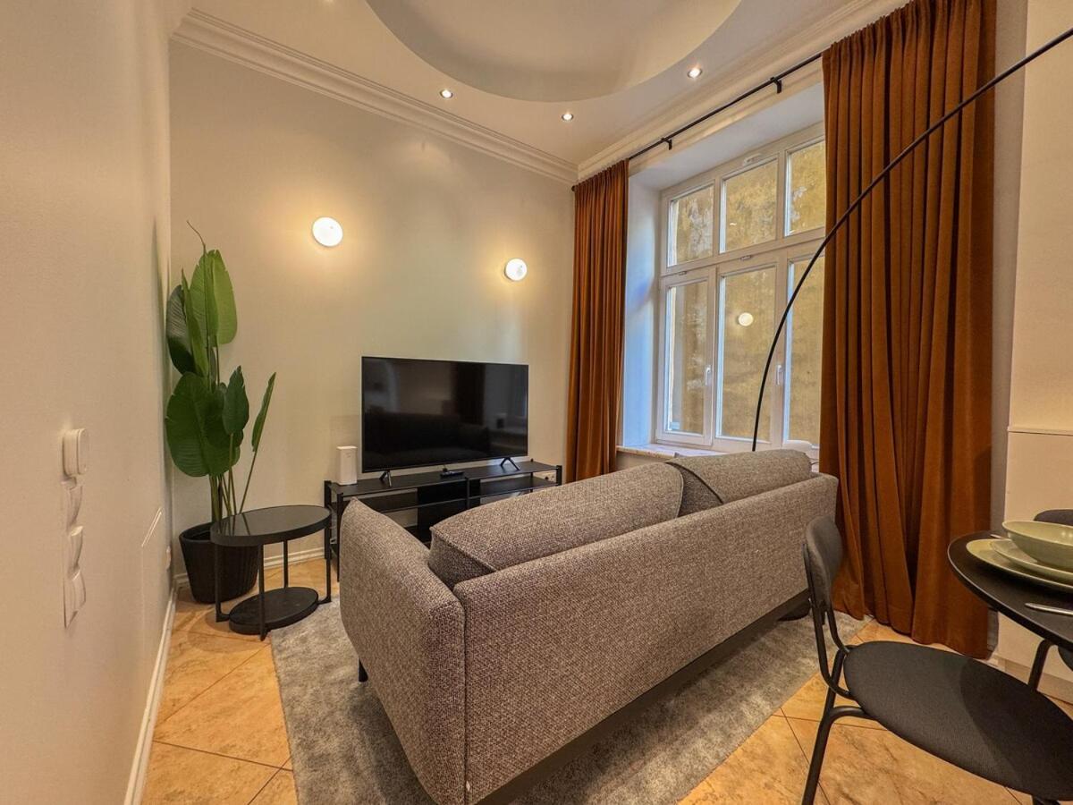 Elegant 2bd Next To Old Town Riga