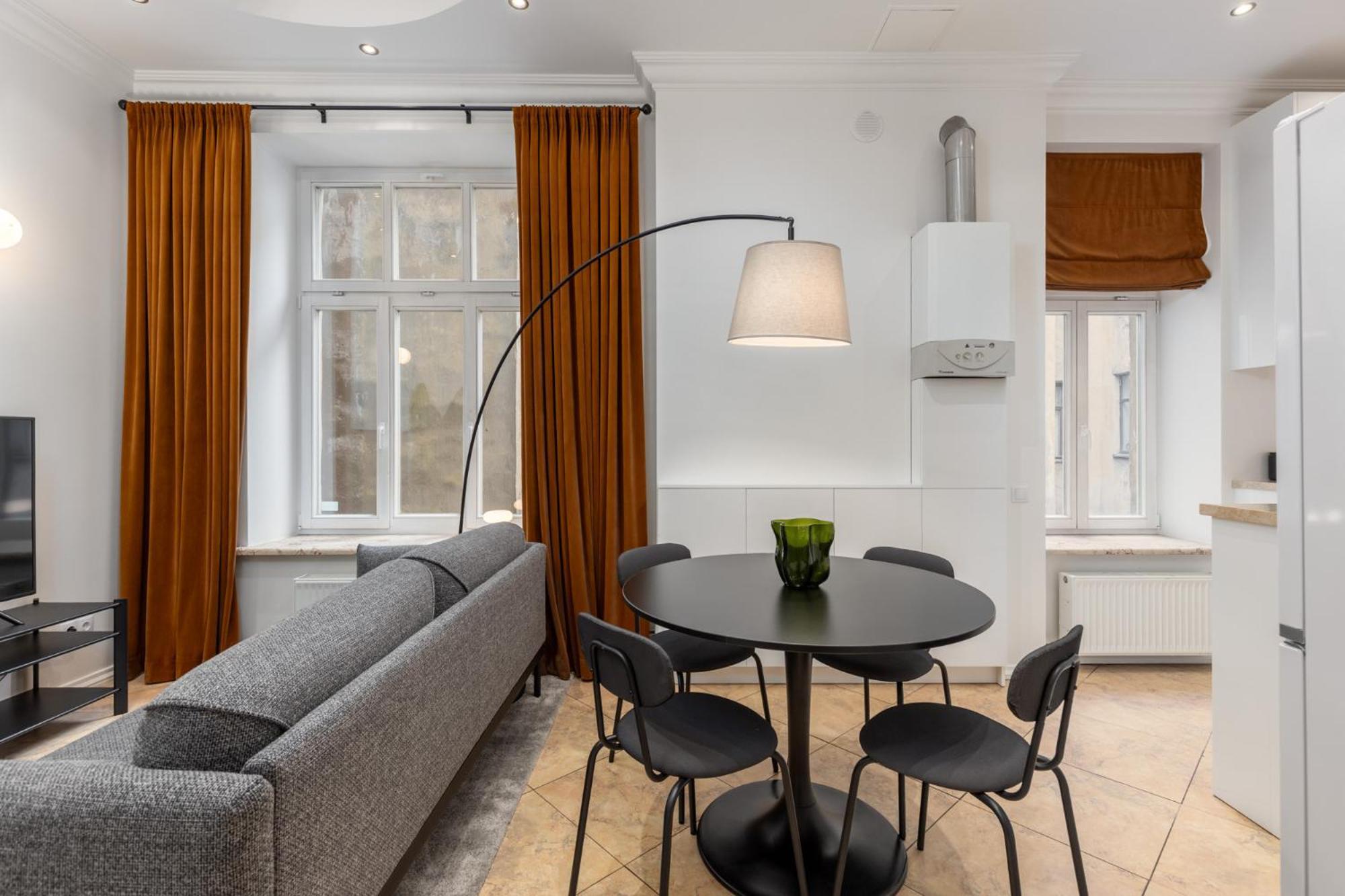 Elegant 2bd Next To Old Town Appartement