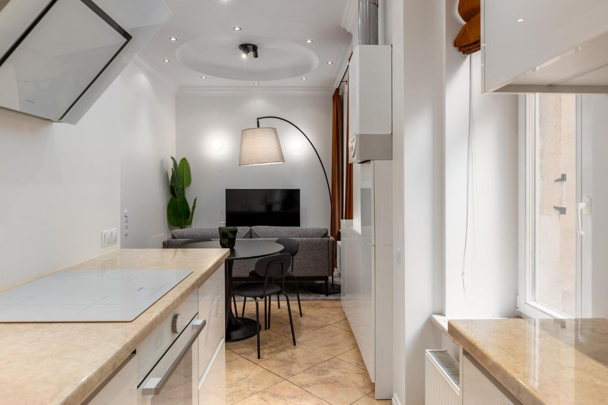 Elegant 2bd Next To Old Town Appartement *